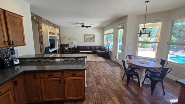 $3,295 | 8213 West Quail Avenue, Peoria, AZ 85382