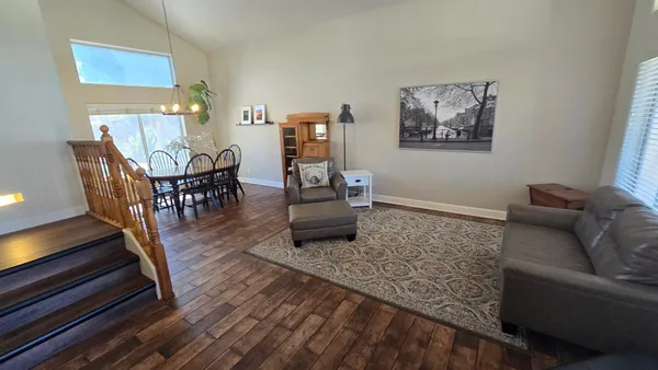 $3,295 | 8213 West Quail Avenue, Peoria, AZ 85382