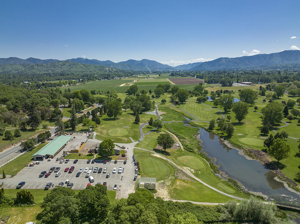 4990 Upper River Road Grants Pass, OR 97526 - Photo 51 of 54 Neighborhood Golf Course