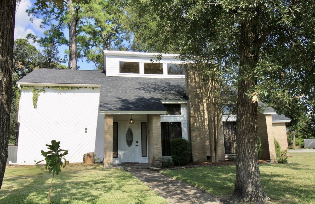 4701 Spring Lane Baytown, TX 77521 - Photo 1 of 22