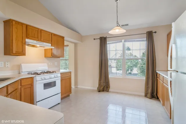 $2,850 | 2906 Stonewater Drive, Unit 2906, Naperville, IL 60564