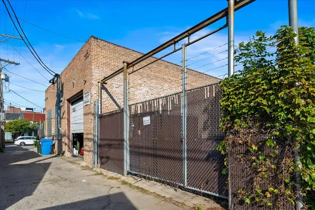 $4,000,000 | 629 North Ashland Avenue, Chicago, IL 60642