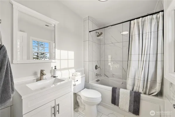 $949,000 | 1242 Youngwood Road, Camano Island, WA 98282