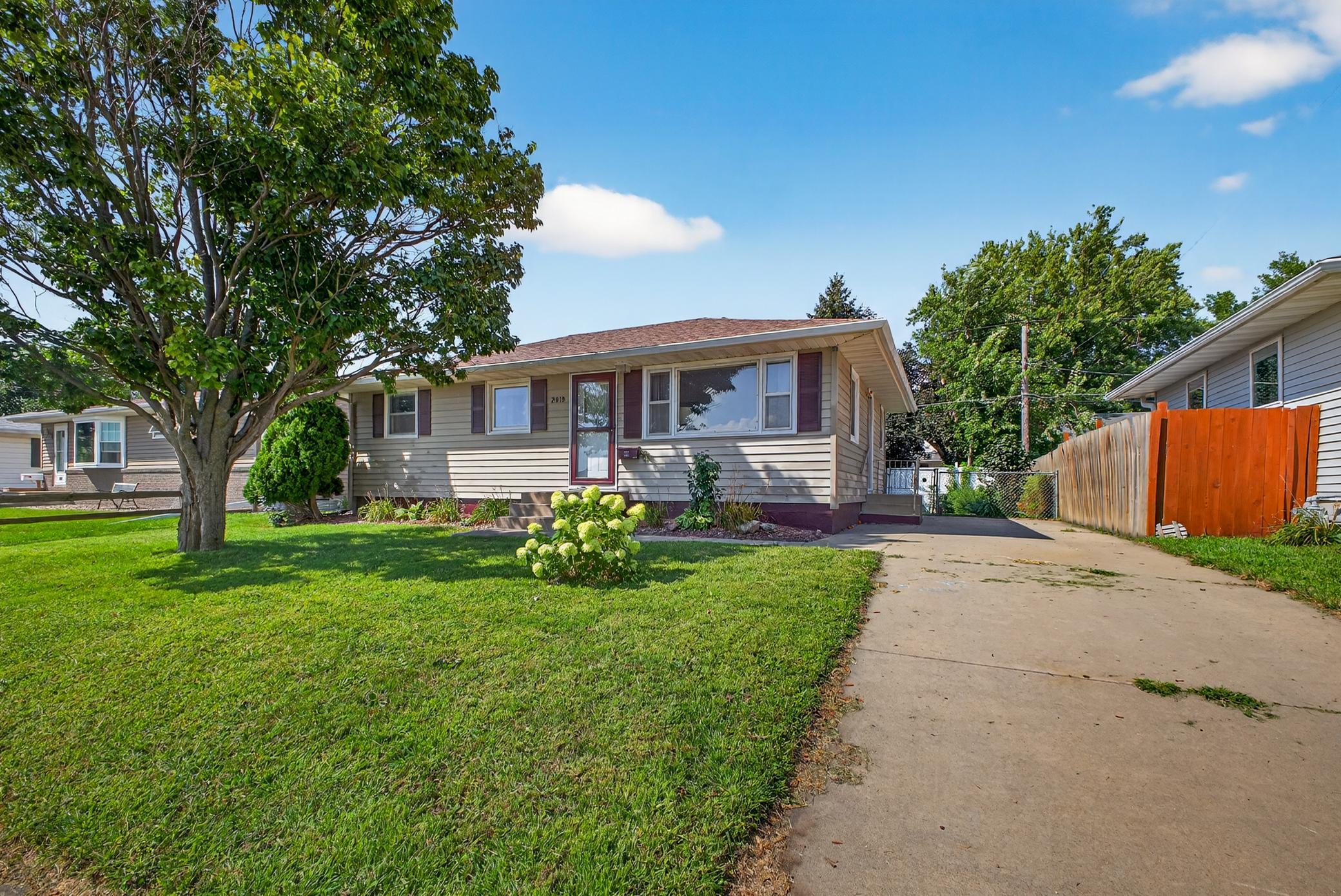 2019 15th Street Northwest Rochester, MN 55901 - Photo 1 of 1