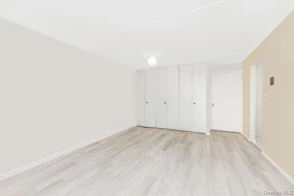 $2,700 | 1155 Warburton Avenue, Unit 2V, Yonkers, NY 10701