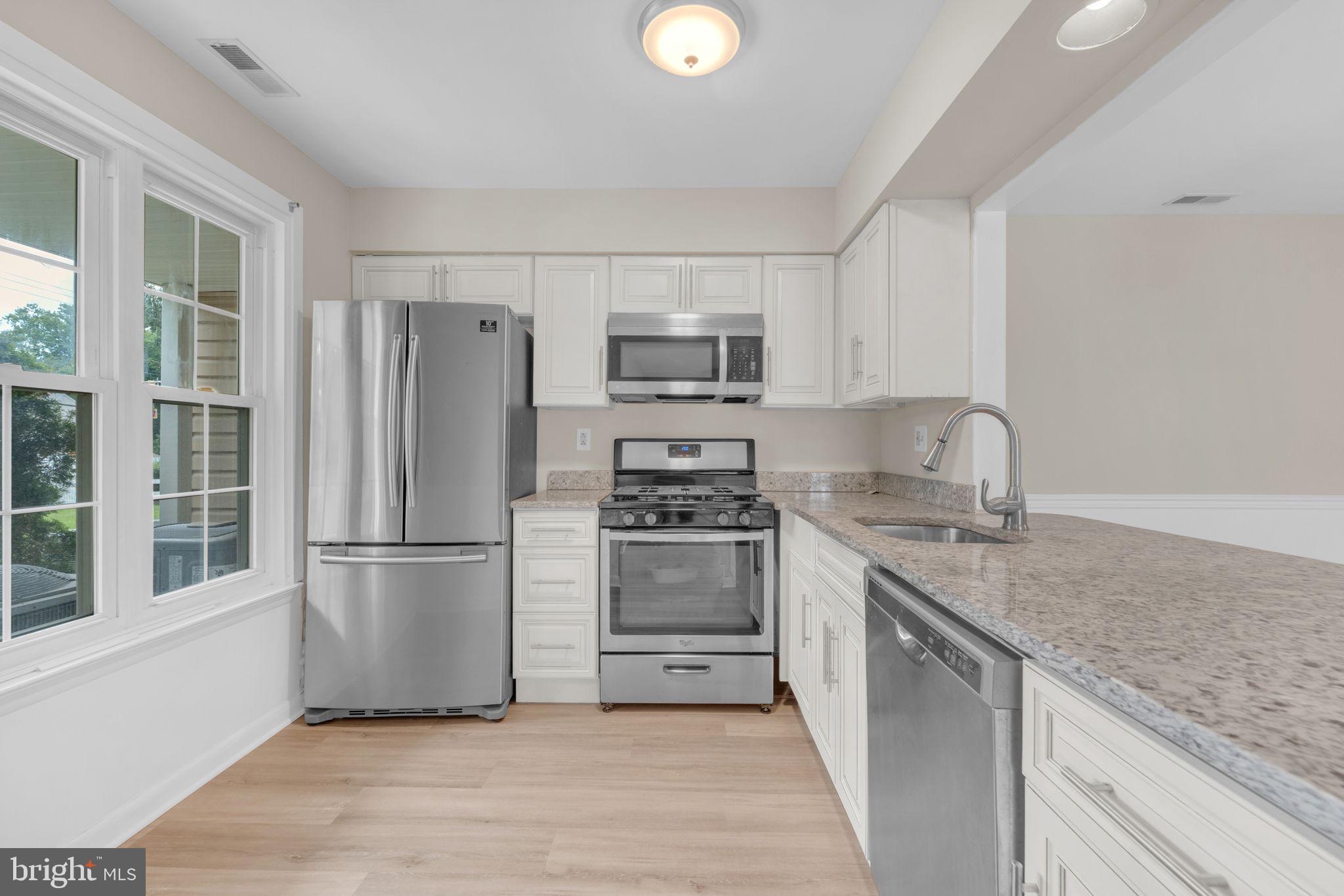 105 Devonshire Court Sewell, NJ 08080 - Photo 8 of 22