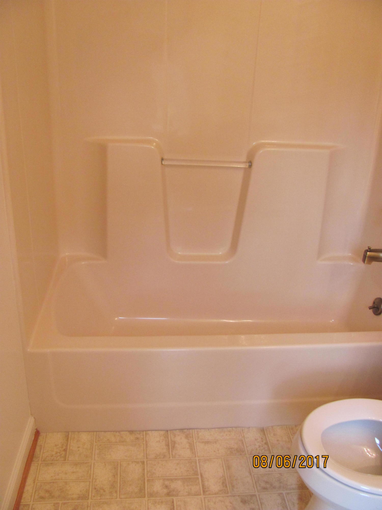 370 Church Hill Road Buchanan, VA 24066 - Photo 20 of 29 Master Tub