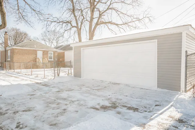 $269,900 | 9800 South Drexel Avenue, Chicago, IL 60628