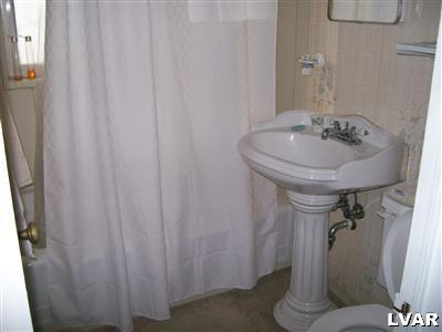 1502 Catasauqua Road Bethlehem, PA 18017 - Photo 4 of 4 Gallery Image 4