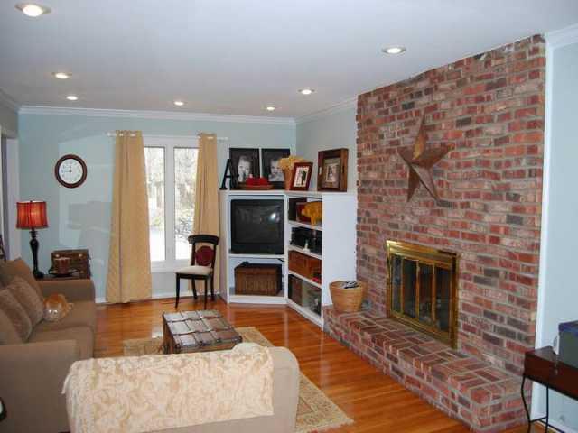 8024 Claridge Road Indianapolis, IN 46260 - Photo 3 of 12 Gallery Image 3