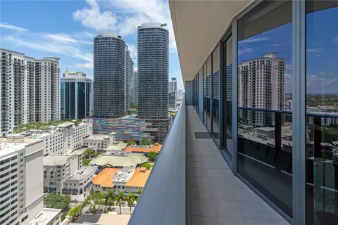 $2,790,000 | 1000 Brickell Plaza, Unit 2402, Miami, FL 33131