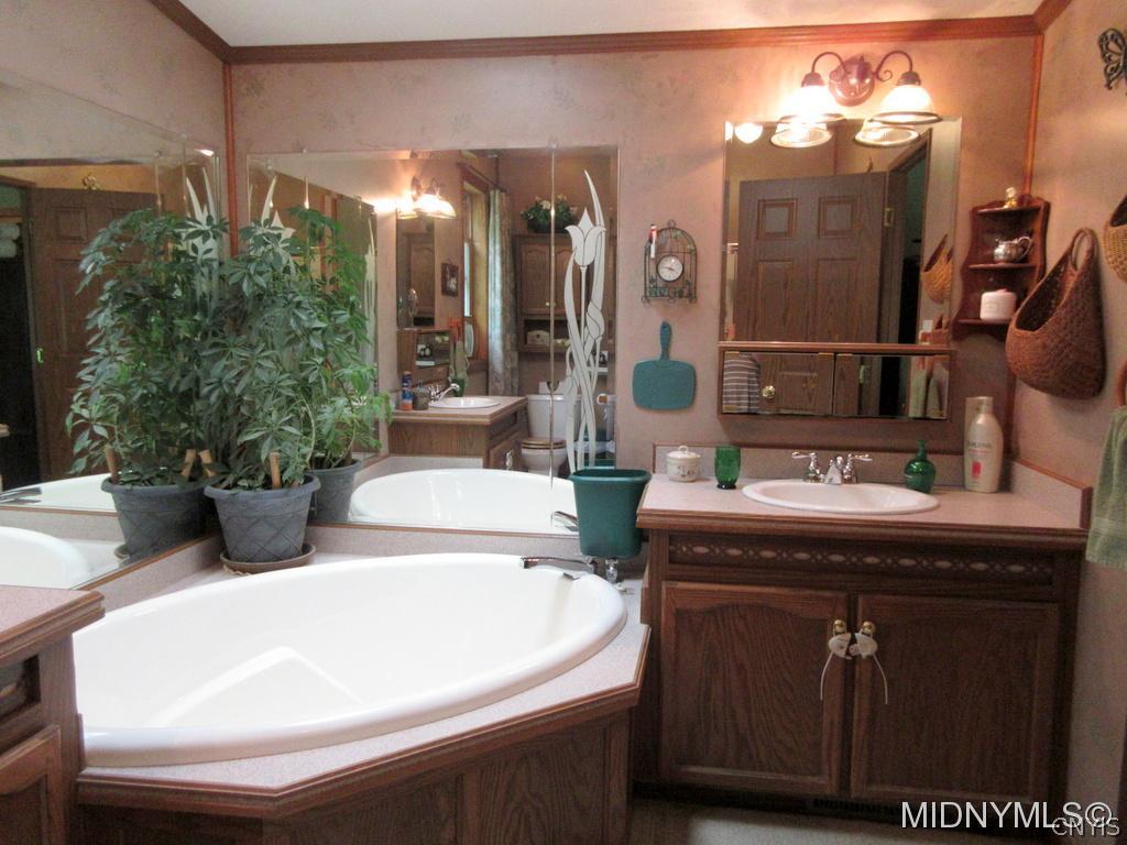 9480 Steadman Road Lee Center, NY 13363 - Photo 4 of 24 Gallery Image 4