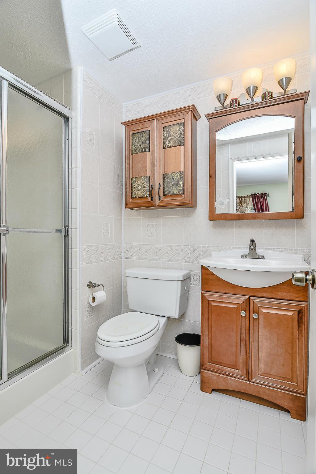 5997 Powell's Landing Road Burke, VA 22015 - Photo 14 of 22 Bath (Master)