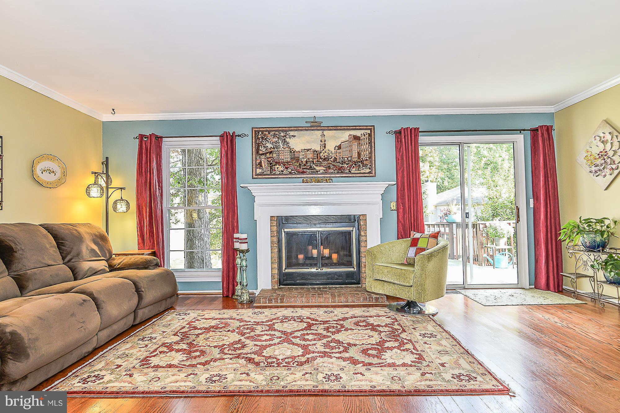 5997 Powell's Landing Road Burke, VA 22015 - Photo 7 of 22 Living Room
