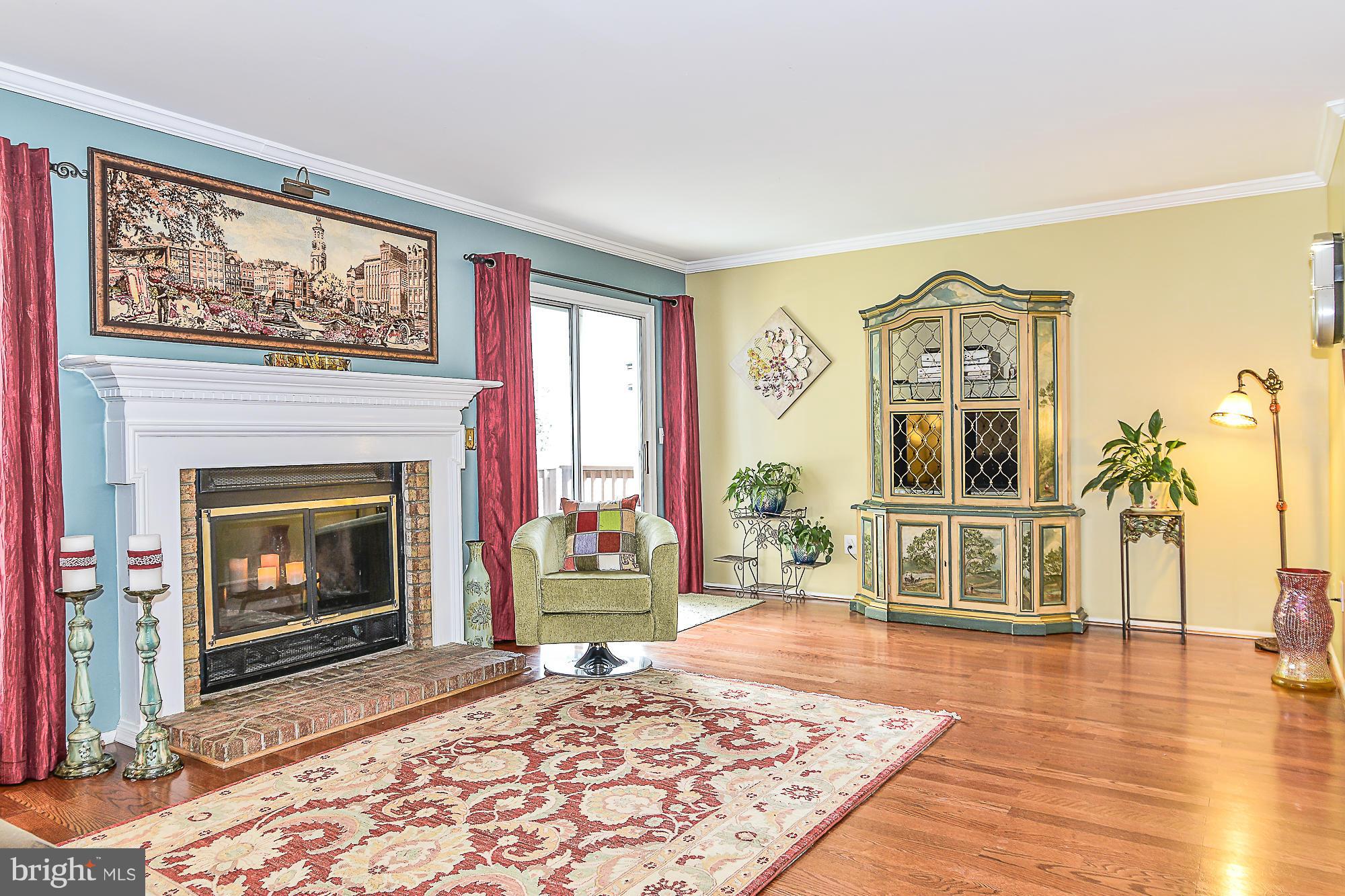 5997 Powell's Landing Road Burke, VA 22015 - Photo 8 of 22 Living Room