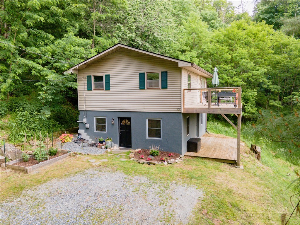 280 Lynn Hill Road Boone, NC 28607 - Photo 3 of 46
