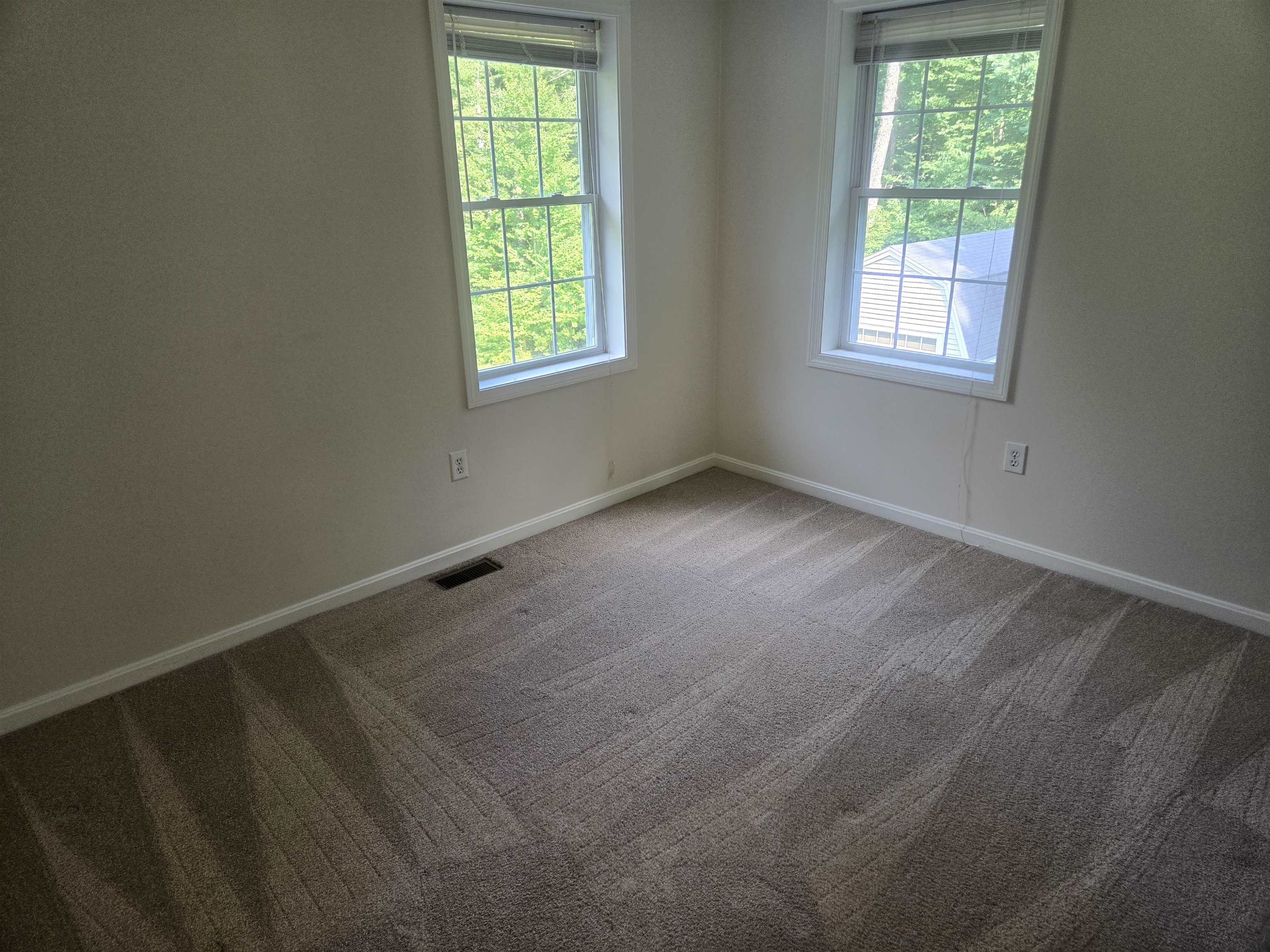32 Stowell Road Bedford, NH 03110 - Photo 19 of 25