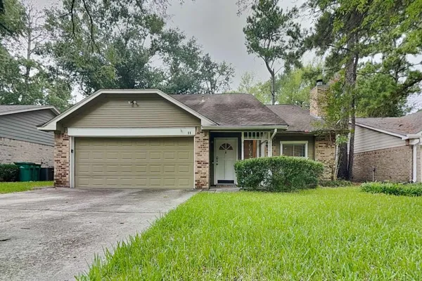 $2,285 | 11 Brentwood Oaks Court, The Woodlands, TX 77381