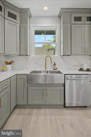 $1,799,000 | 2902 Vista Street Northeast, Washington, DC 20018