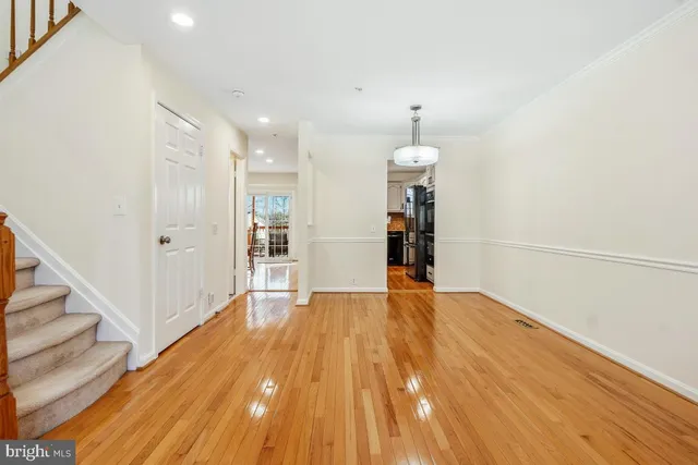 $535,000 | 3903 Dunes Way, Burtonsville, MD 20866