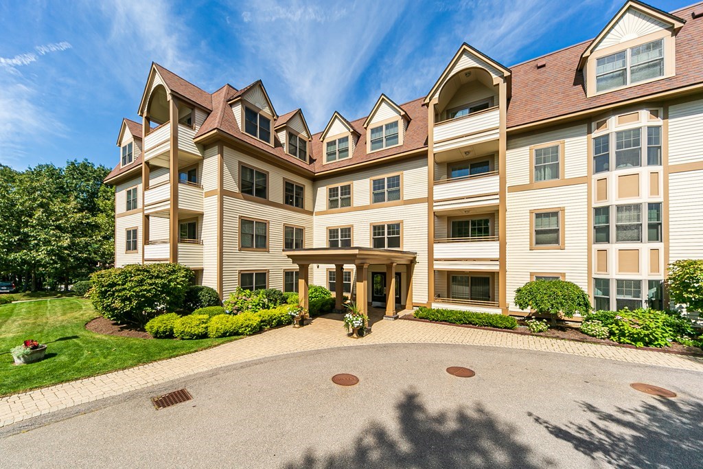 12 Russell Road, Unit 102 Wellesley, MA 02482 - Photo 1 of 22