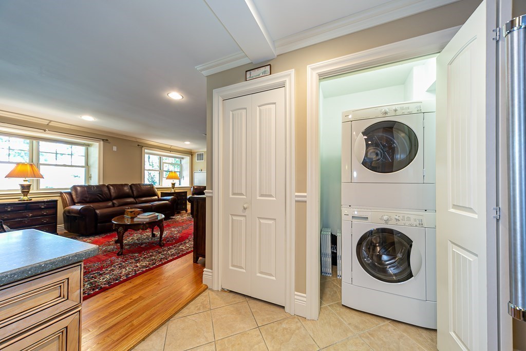 12 Russell Road, Unit 102 Wellesley, MA 02482 - Photo 16 of 22