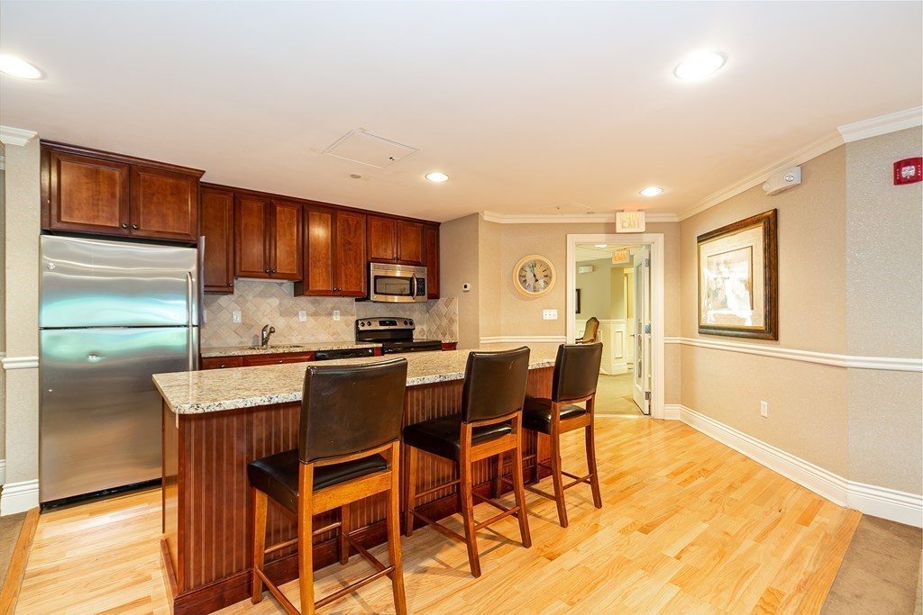 12 Russell Road, Unit 102 Wellesley, MA 02482 - Photo 18 of 22