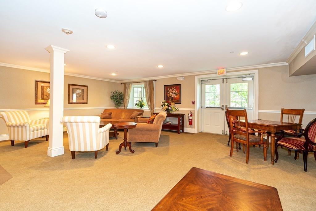 12 Russell Road, Unit 102 Wellesley, MA 02482 - Photo 20 of 22