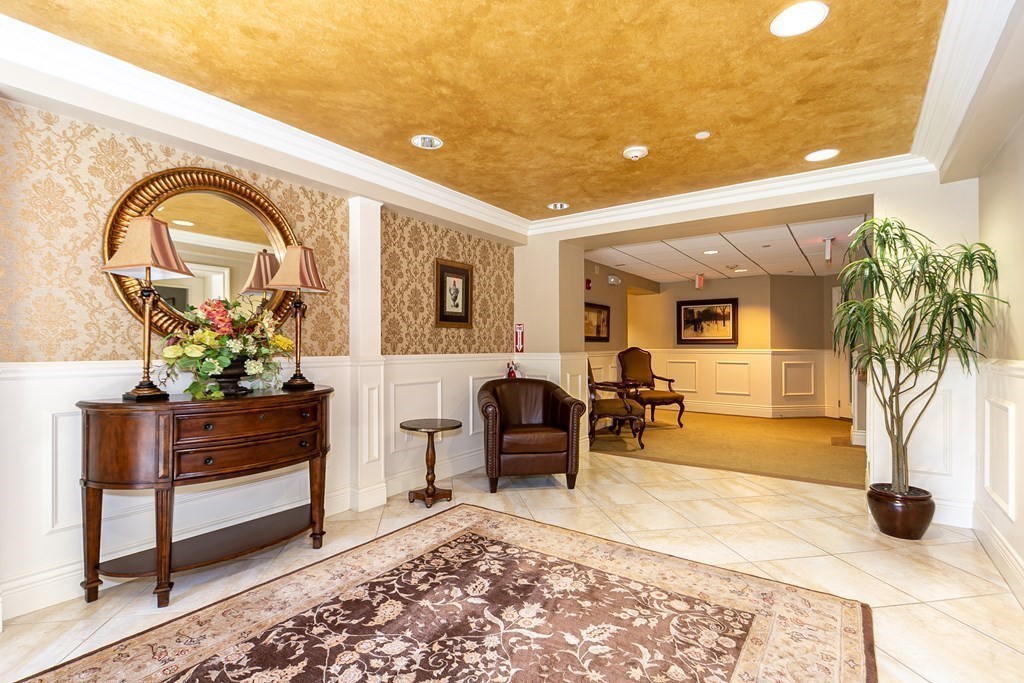 12 Russell Road, Unit 102 Wellesley, MA 02482 - Photo 4 of 22