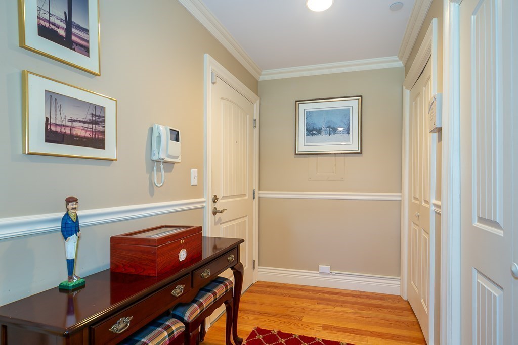 12 Russell Road, Unit 102 Wellesley, MA 02482 - Photo 5 of 22