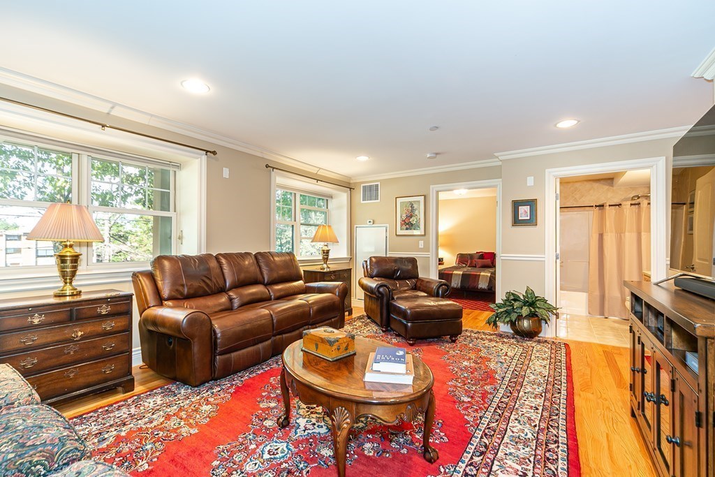 12 Russell Road, Unit 102 Wellesley, MA 02482 - Photo 7 of 22