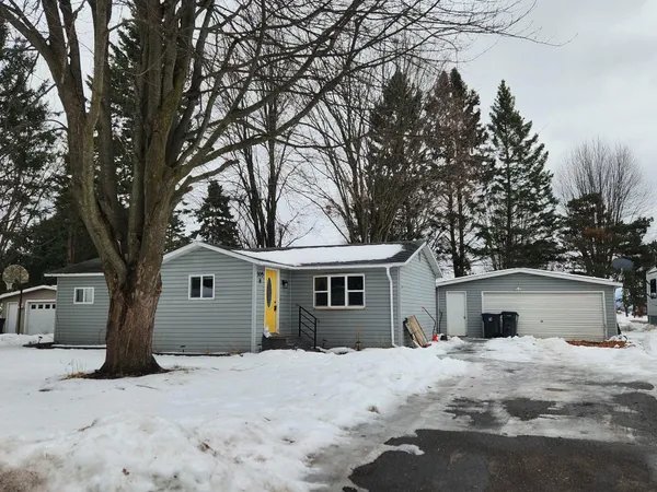$179,800 | 305 West Roberts Street, Spencer, WI 54479