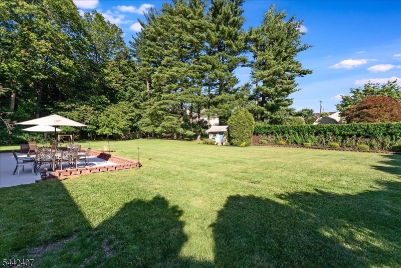 8 Alyson Drive Fairfield, NJ 07004 - Photo 33 of 34