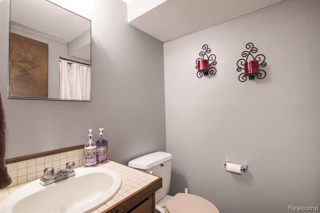 4317 South Lake George Road Dryden, MI 48428 - Photo 27 of 55