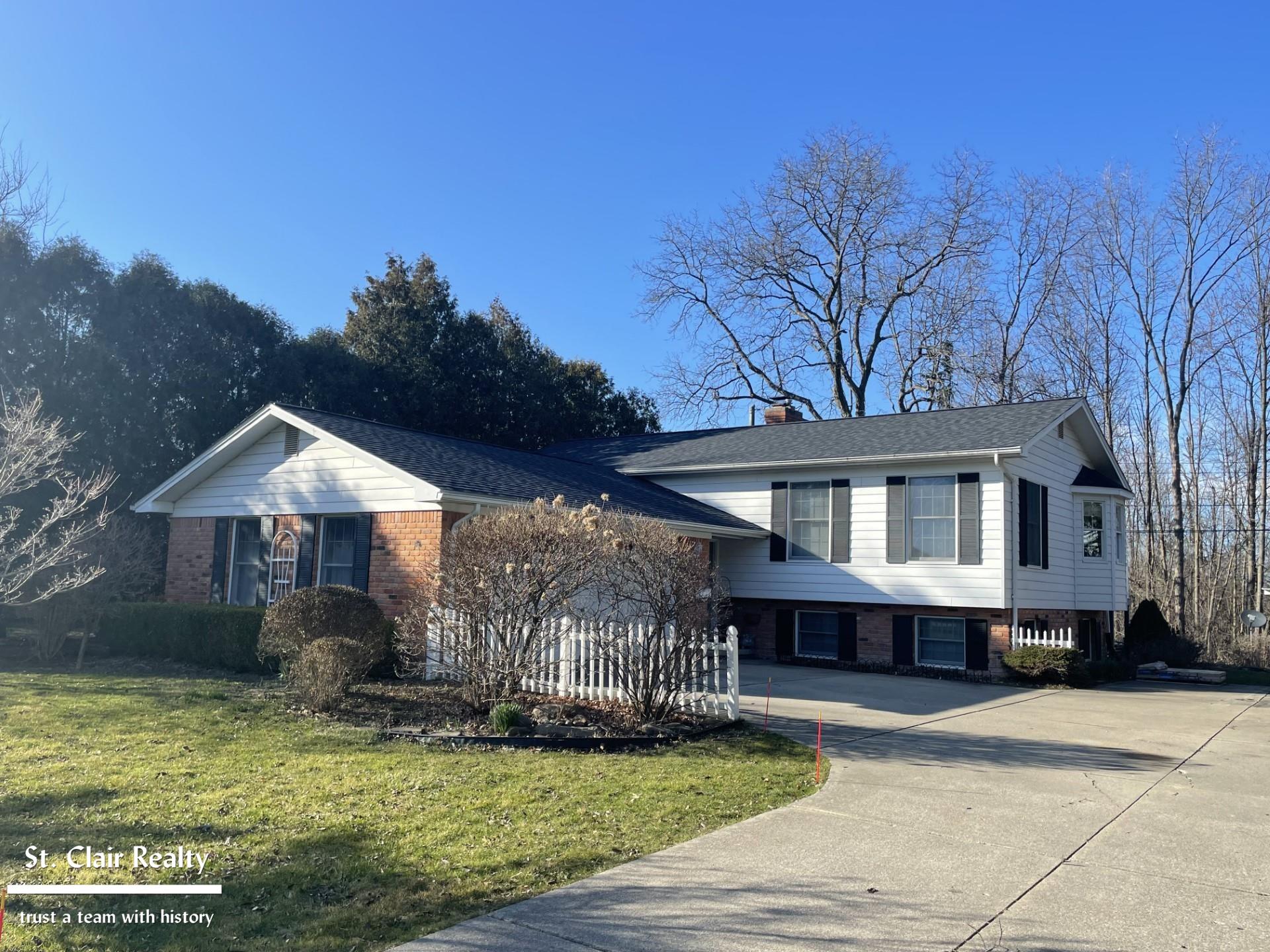 4112 Yankee Road St. Clair, MI 48079 - Photo 2 of 18 50136094-cb8b4f26-1792-4015-a0f0-2508df0d3432.JPG