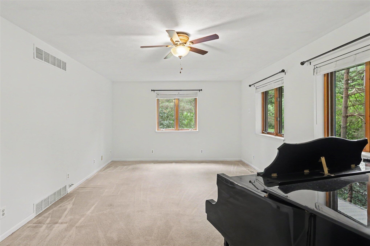2985 West Kirby Road Battle Creek, MI 49017 - Photo 5 of 33