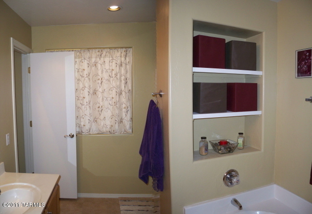 4627 South Valley Road Tucson, AZ 85714 - Photo 13 of 25