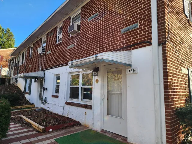 $240,000 | 166 Martins Lane, Madison Heights, VA 24572