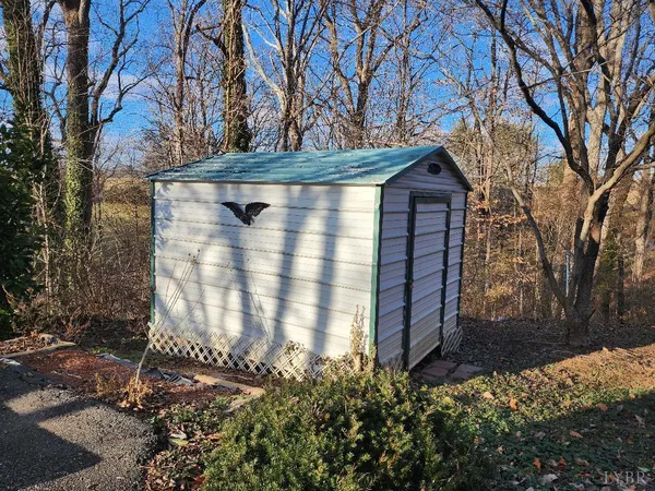 $240,000 | 166 Martins Lane, Madison Heights, VA 24572