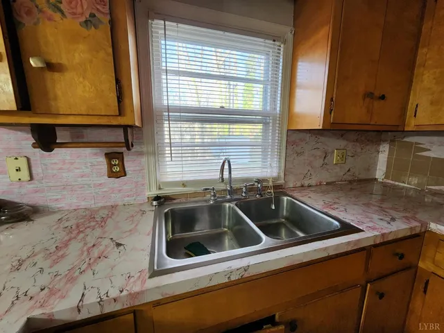 $240,000 | 166 Martins Lane, Madison Heights, VA 24572