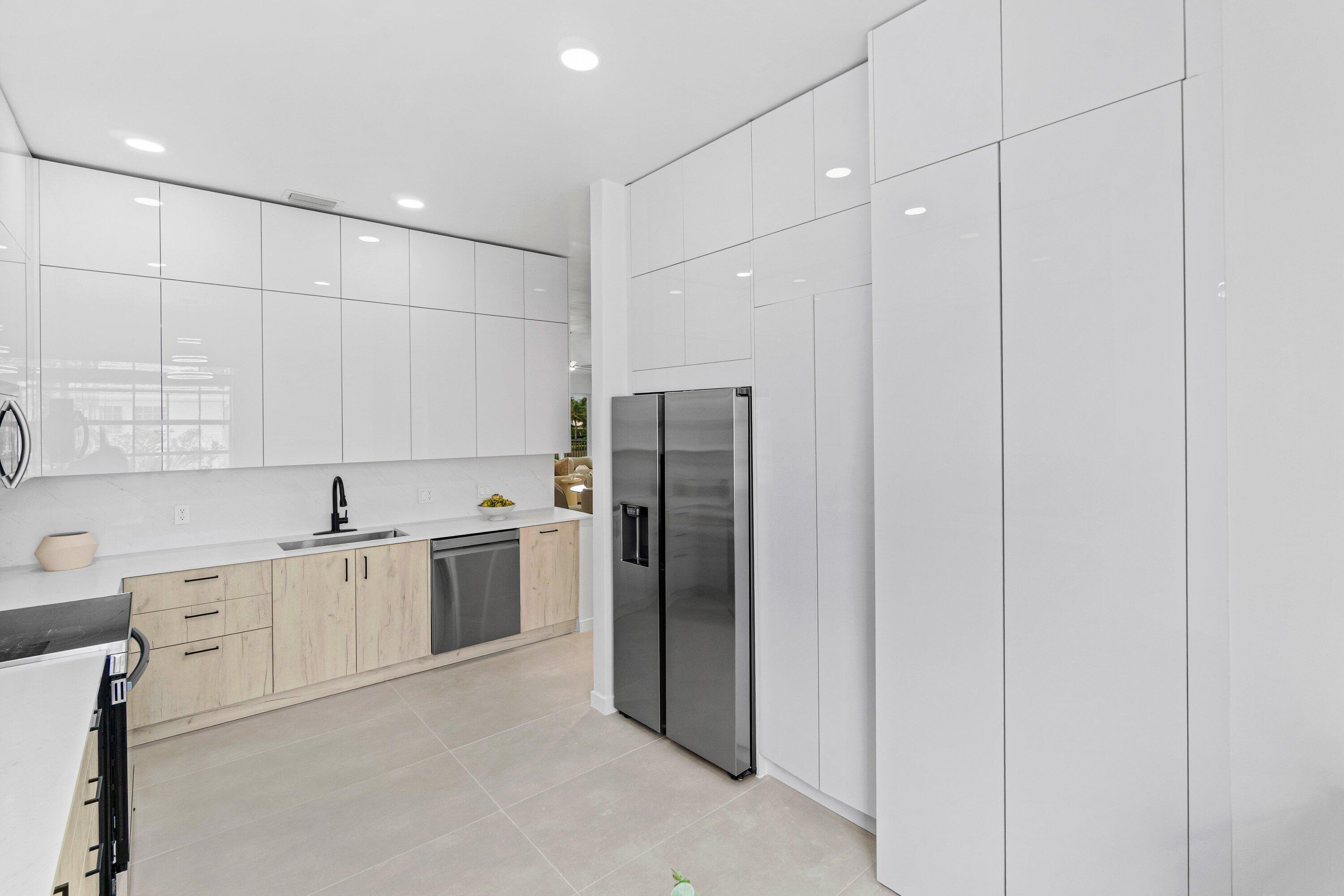 5166 Lake Catalina Drive, Unit D Boca Raton, FL 33496 - Photo 14 of 57 Kitchen
