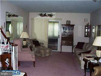 26 Grant Street Riverside, NJ 08075 - Photo 4 of 9 Living Room
