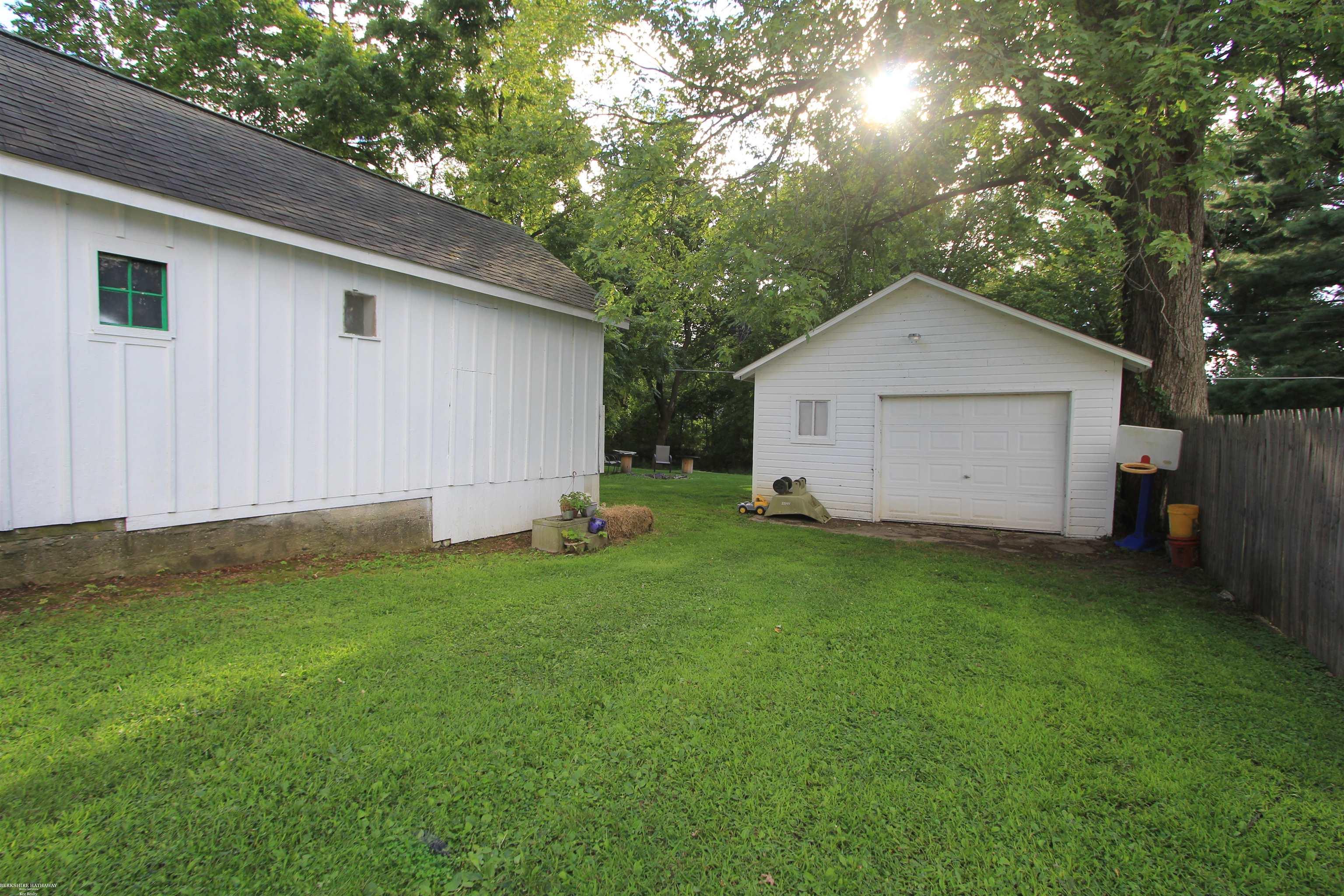 6831 Jefferson Road North Branch, MI 48461 - Photo 32 of 32 50187210-72cbd892-4f2b-4ce2-b538-6635fcdace0a.JPG