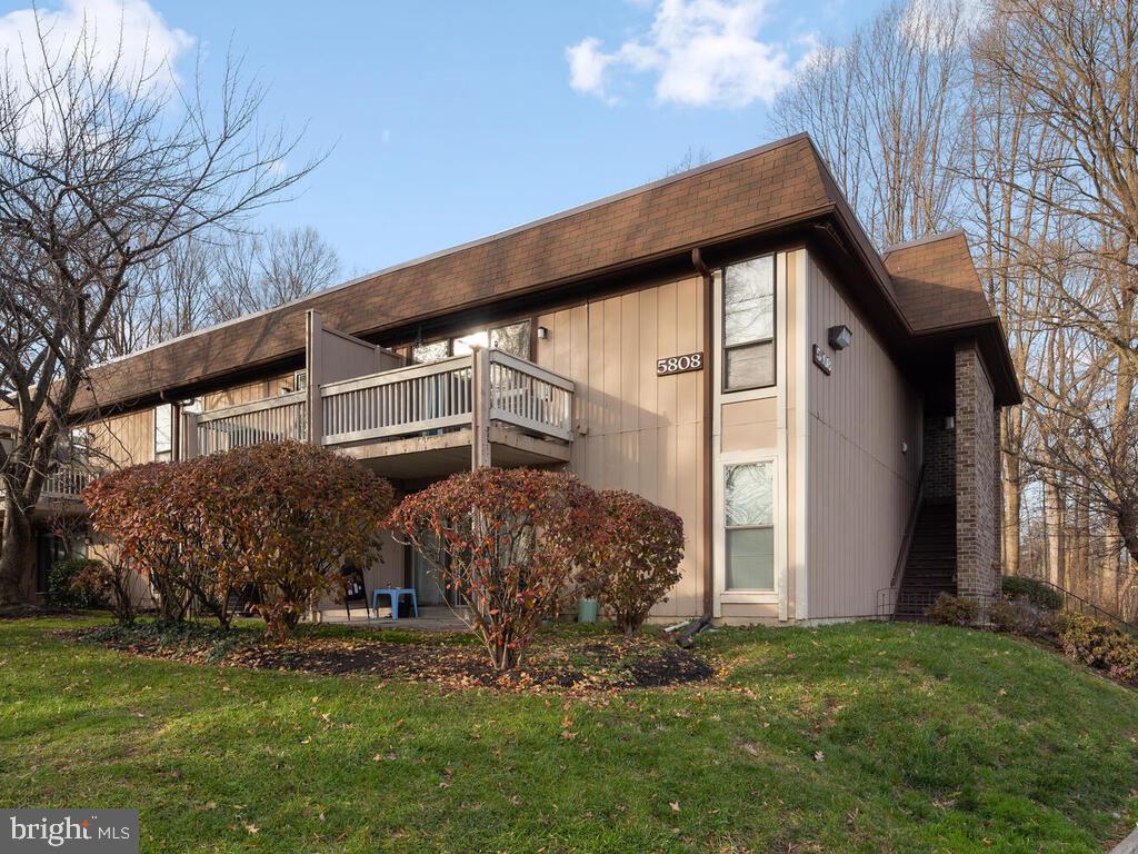 5808 Royal Ridge Drive, Unit W Springfield, VA 22152 - Photo 22 of 28 Upper level with private balcony facing the woods