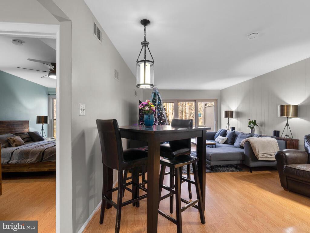 5808 Royal Ridge Drive, Unit W Springfield, VA 22152 - Photo 8 of 28 Spacious light filled living/dining room