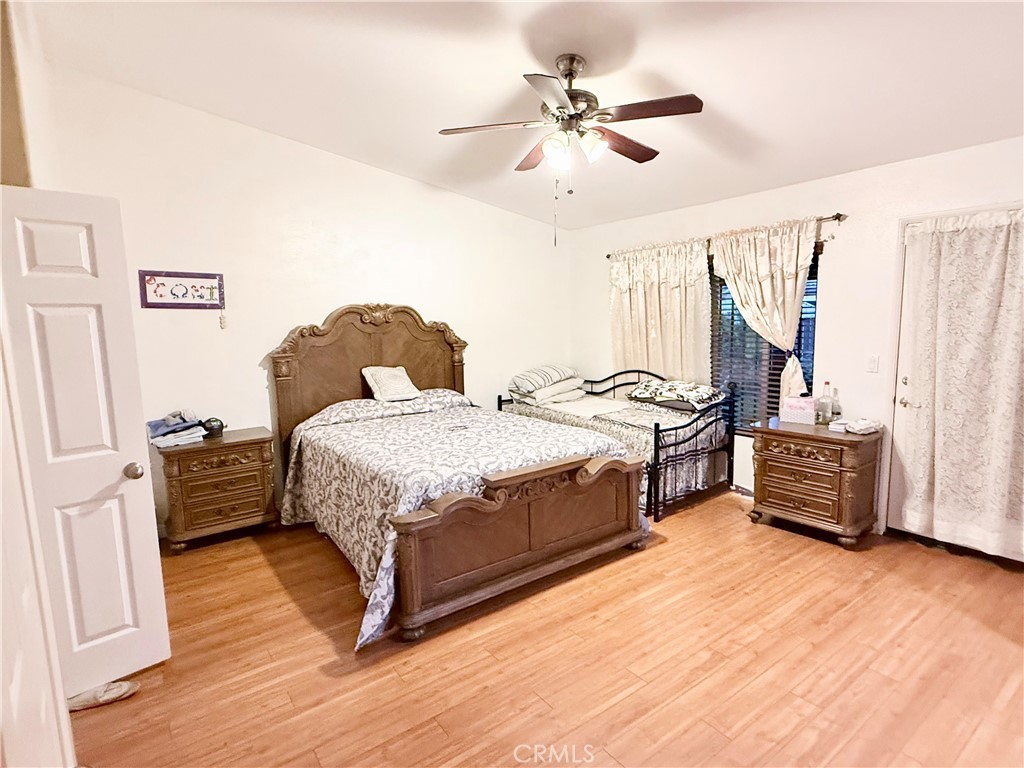 916 Roxanne Drive Hemet, CA 92543 - Photo 11 of 32
