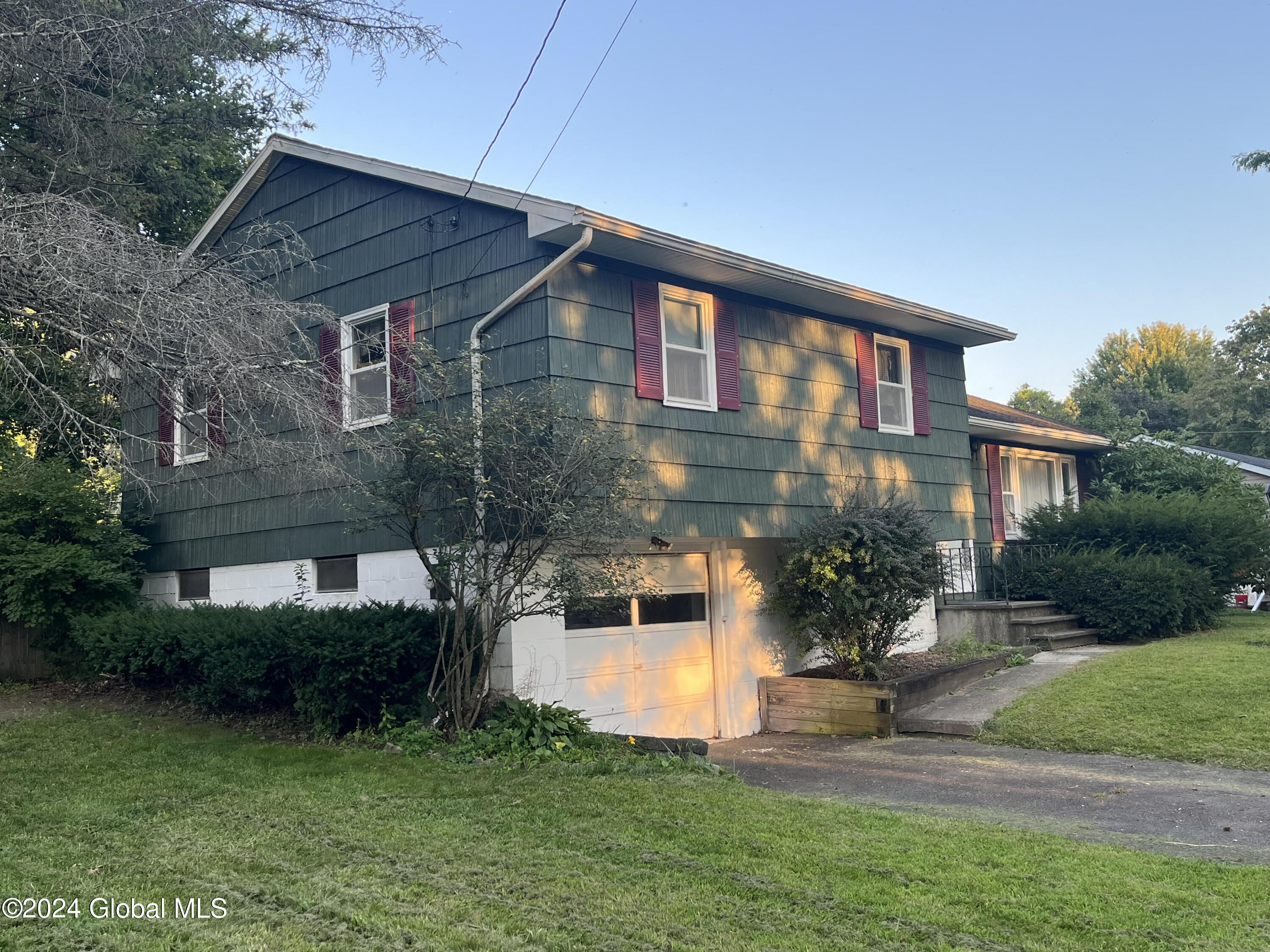 2300 North Old Post Road Schodack, NY 12033 - Photo 2 of 25 01