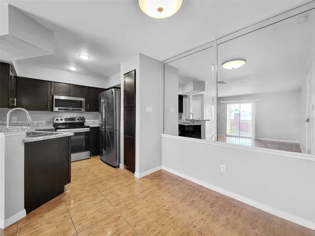 $1,000 | 2626 Holly Hall Street, Unit 512, Houston, TX 77054