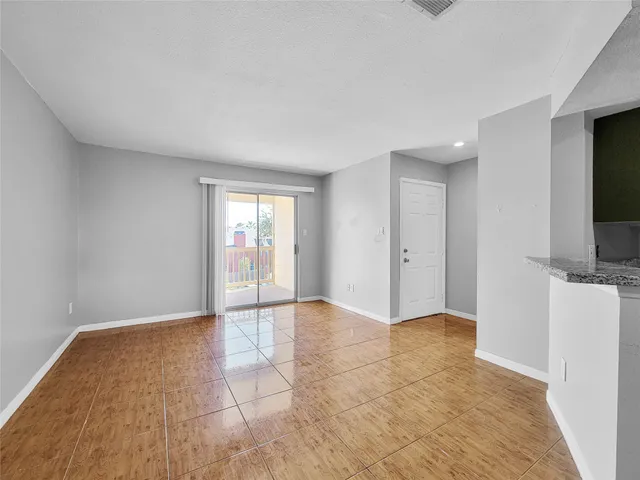 $1,000 | 2626 Holly Hall Street, Unit 512, Houston, TX 77054