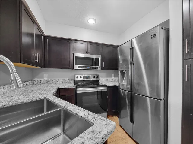 $1,000 | 2626 Holly Hall Street, Unit 512, Houston, TX 77054